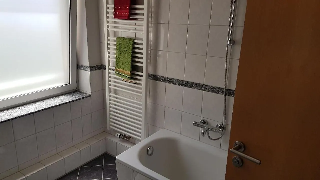 Schone Saubere 2-Zimmer-Wohnung Fur Messen Oder Sonstigen Zeiten Hannover Apartment